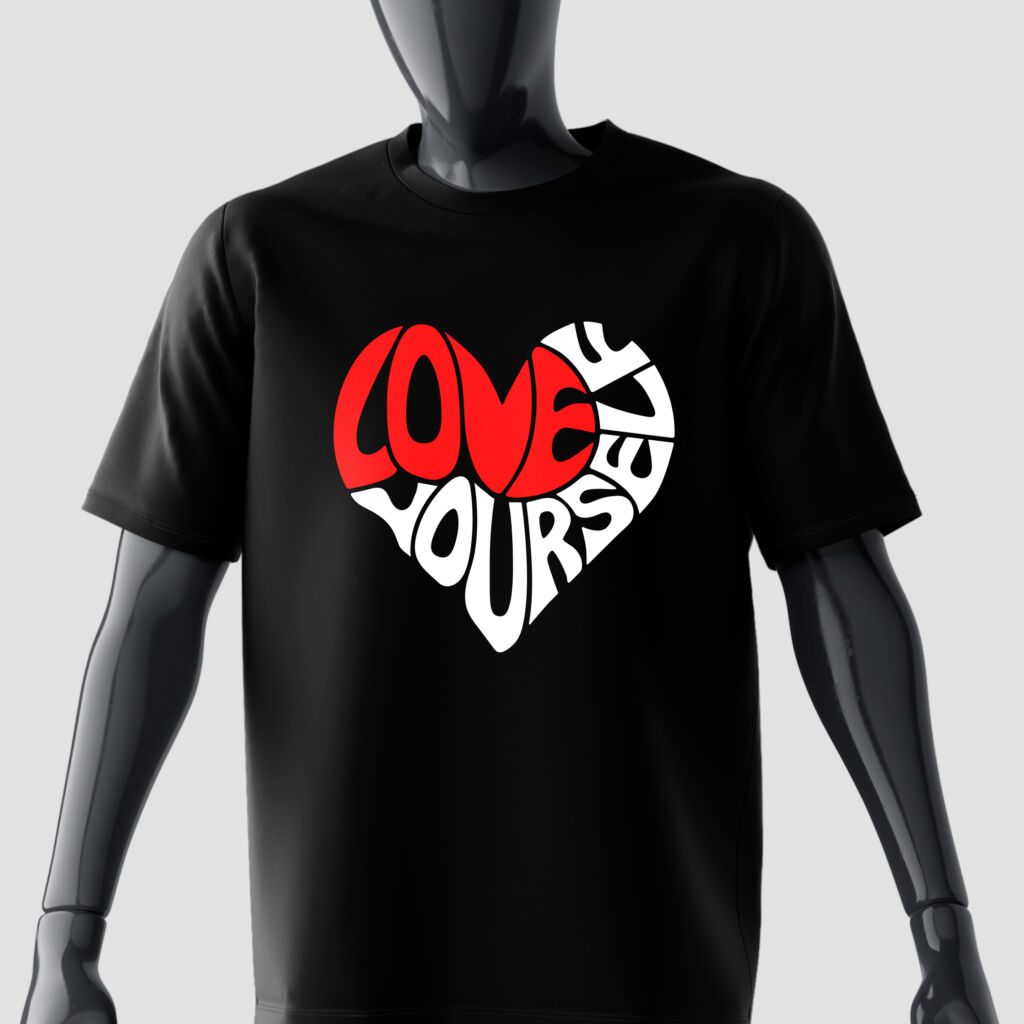 Mannequin portant un t-shirt arborant un cœur avec l'inscription "Love Yourself", création de Moraless Ltd.